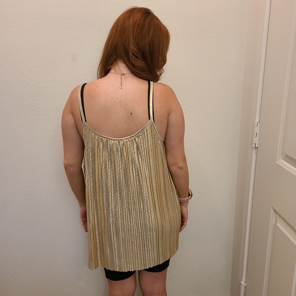 H&M Sparkly Gold Tank Top - Picture 5 of 17